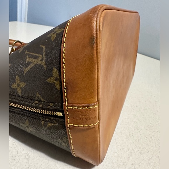 Louis Vuitton Alma PM Monogram Canvas - Picture 8 of 16